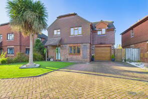 4, Gilbert Way, Hailsham BN27 3TW
