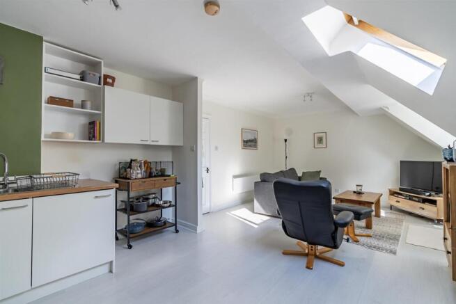 LIVING/KITCHEN