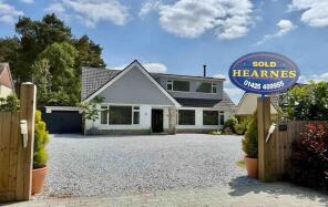 104, Lions Lane, Ringwood BH24 2HW