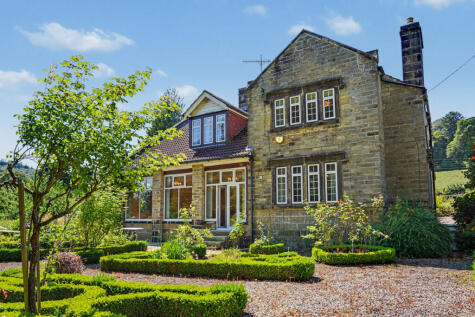 Lodge, Harrogate, HG3