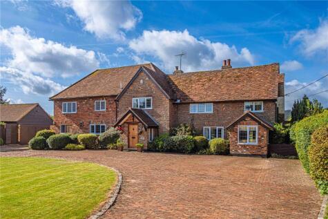 Main Road North, Dagnall, Buckinghamshire, HP4