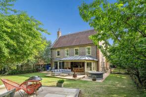 25, Hazel Grove, Kingwood, Henley-on-thames RG9 5NH