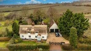 Bonnets, Hawkins Hill, Saffron Walden CB10 2QW