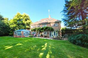10, Kestrel Close, Ewshot, Farnham GU10 5TW