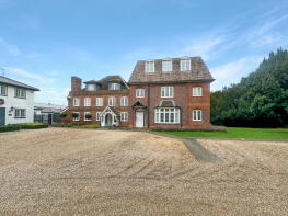 3, Pell House, High Road, Stanford-le-hope SS17 9JJ