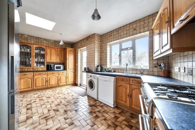 Kitchen 1.jpg