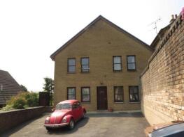 Flat 4, 80a Ashcroft House, Falkirk Road, Larbert FK5 3AH