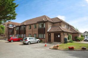 Flat 10, Maple Court, Staunton Avenue, Hayling Island PO11 0EF
