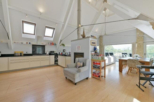 Kitchen/Dining Area