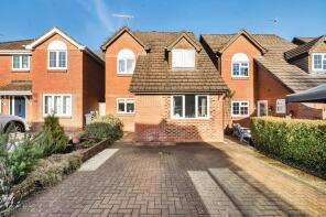 14, Woodlea Grange, Salisbury SP5 3PA