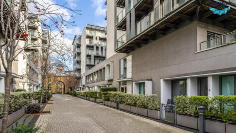 East Carriage House, Royal Carriage Mews, Woolwich, London, SE18 6GG
