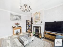 1, Montfort Avenue, Stanford-le-hope SS17 7PP