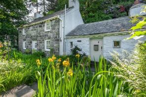 Sweet Home, A499 From Capel Seion Gyrn Goch To Prow Clynnog No 29, Caernarfon LL54 5PL