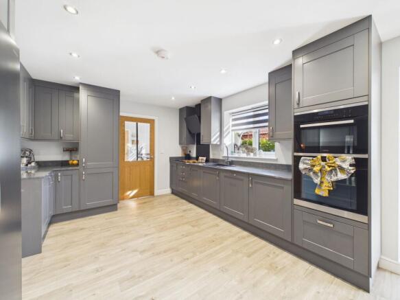 KITCHEN/ DINER/ LIVING