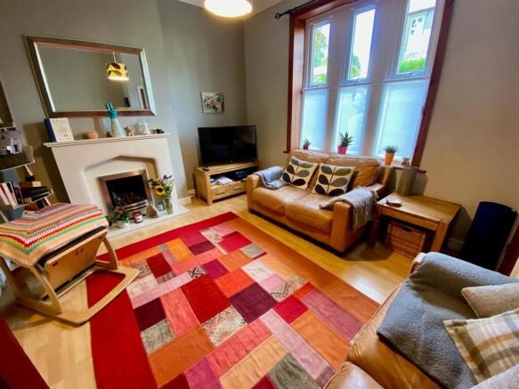 lounge 1.jpg