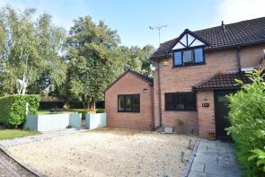 1, Pulford Court, Pulford, Chester CH4 9EU