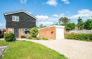 132, Wayside Green, Woodcote, Reading RG8 0QJ