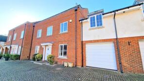 3, Priors Field, Bicknacre, Chelmsford CM3 4XY