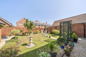 8, Mayes Road, Tonbridge TN12 9FA