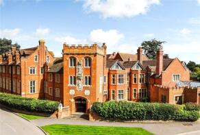 1, Abbey Gardens, Woolhampton, Reading RG7 5TZ
