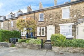 32, Highfield Road, Frizinghall, Bradford BD9 4HZ