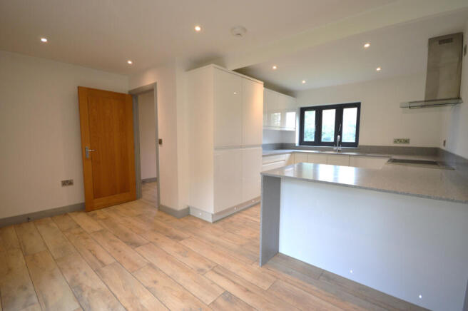 kitchen dining room.JPG