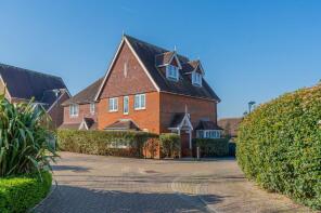 4, Kingfisher Drive, Haywards Heath RH16 4TX