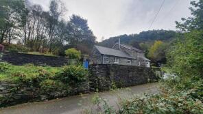 Carmel, Braichgoch Terrace, Machynlleth SY20 9RE