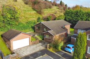32, Fernhill Crescent, Stacksteads, Bacup OL13 8JU