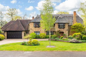 Cleves, Thorndon Approach, Herongate CM13 3PA
