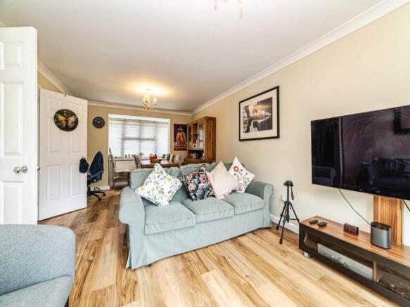 Lounge-dining room