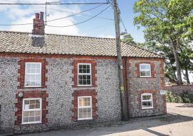 10, The Street, Holt NR25 7AA