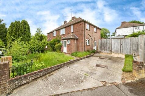 Elizabeth Crescent, East Grinstead, West Sussex, RH19