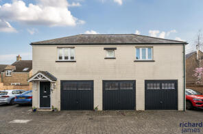 17, Scorhill Lane, East Wichel, Swindon SN1 7BL