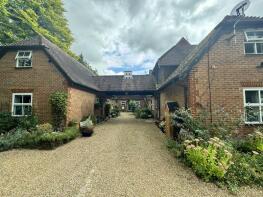 3, Tillingbourne Mews, The Street, Albury GU5 9AG