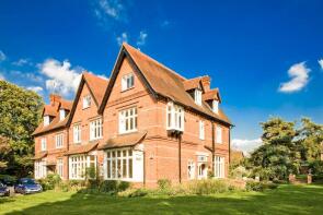 Flat 4, Clevemede House, Clevemede, Goring, Reading RG8 9BX