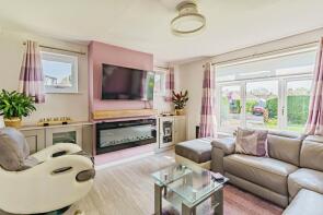 31, Perrylands, Horley RH6 0BL