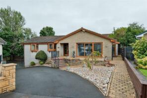 5, Clem Attlee Gardens, Larkhall ML9 1HB