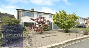 25, Meadway, Halstead CO9 1TG