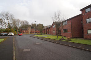 17, Glengarth, Oldham OL3 6HU