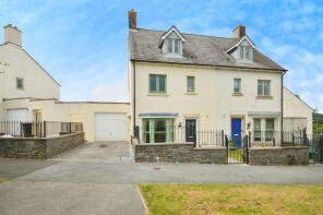 26, Heathland Way, Neath SA10 6FS