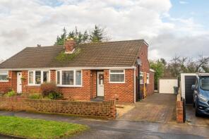 25, Castle Ings Drive, New Farnley, Leeds LS12 5EB