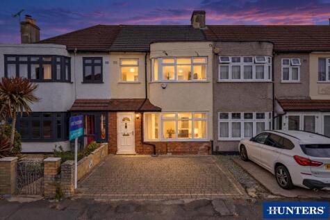 Temple Avenue, Dagenham, RM8