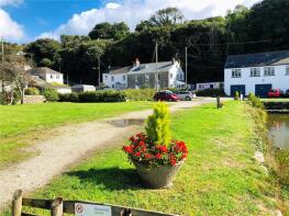 14 Still Waters, The Square, Pentewan, St. Austell PL26 6DA