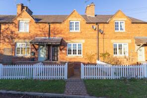 2, Cust Cottages, Ellesmere Road, Ellesmere SY12 9AS