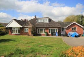 Oakleigh, Golf House Lane, Whitchurch SY13 3JR
