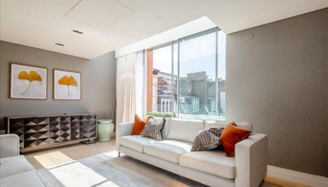 2 bed flat to rent Green Street, Mayfair W1K