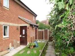 6, Eleanor Close, Passfield, Liphook GU30 7TX
