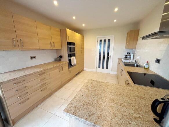 Kitchen.JPG