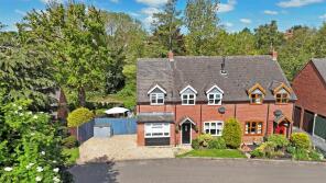 8 Cariad Cottage, Manor Crest, Ford, Shrewsbury SY5 9NZ